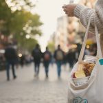 How to Choose Healthy Snacks on the Go